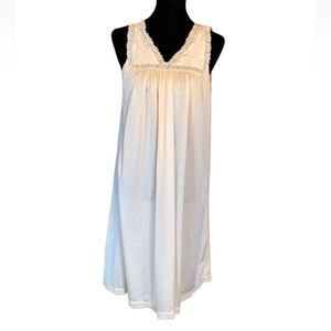 Vintage Shadowline nightgown Cream color Size Medium